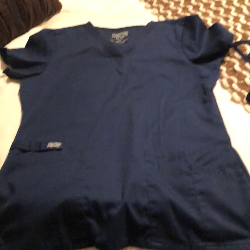 2pr women’s scrubs selling together - Picture 2 of 4